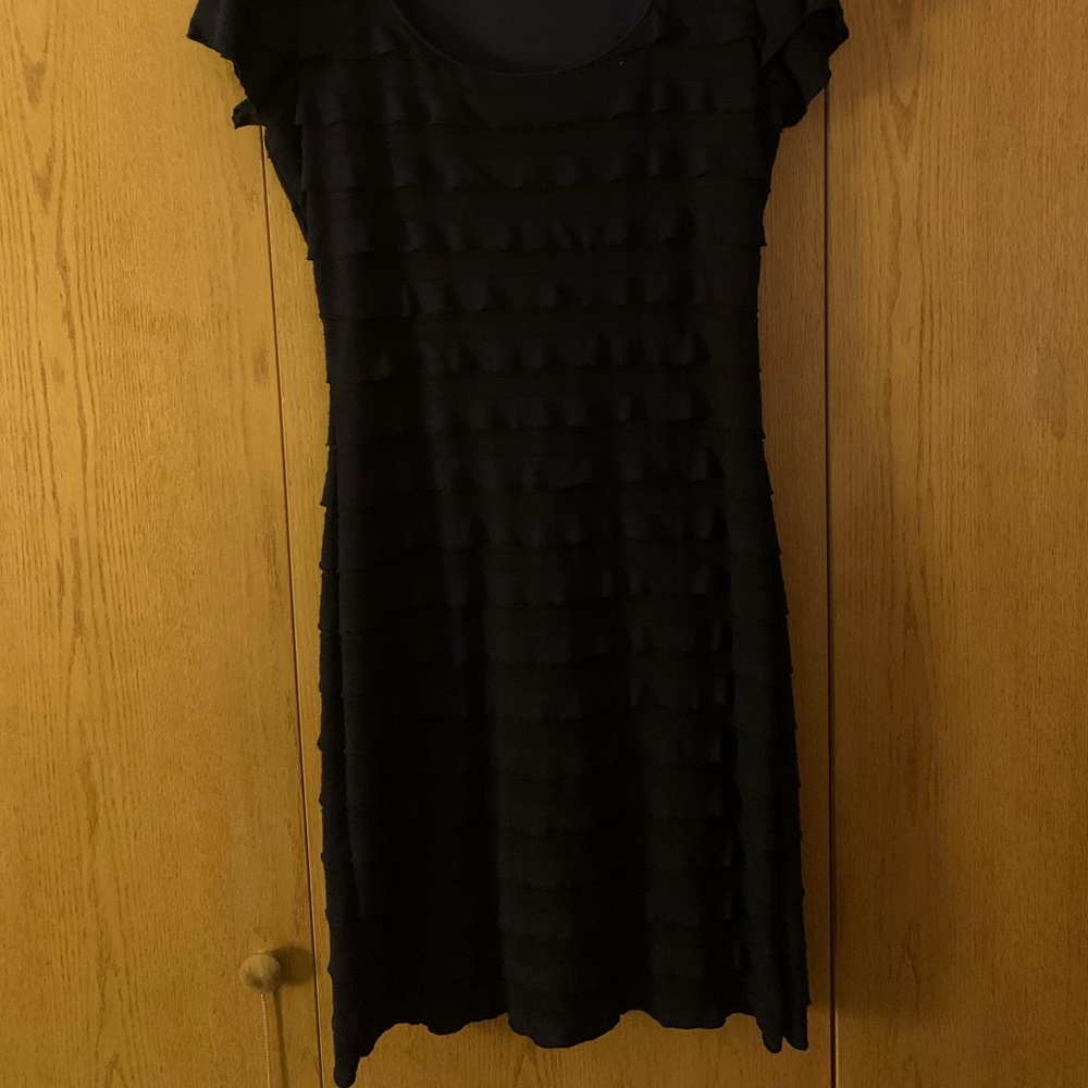 🔥HOST PICK🔥Max Studio Ruffle Dress - Picture 5 of 7